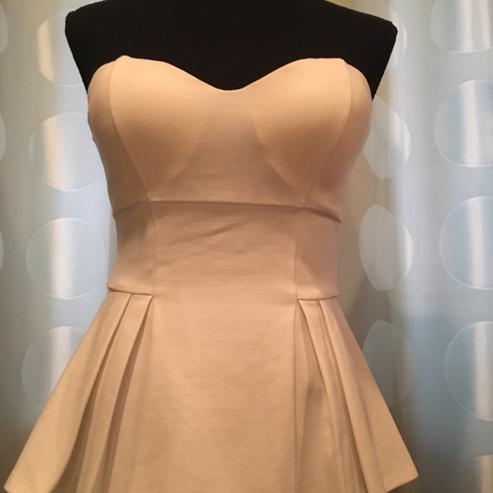 Ladies pointe peplum white top sz Small w straps - Picture 4 of 5